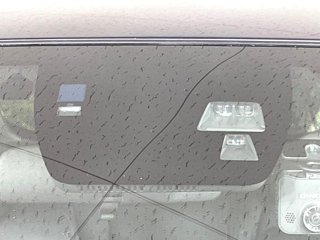 �y�X�}�[�g�V�e�B�u���[�L�T�|�[�g�z�ᑬ���s���ɑO���̎ԗ�����F�����A�Փ˂������Ȏ��͌x��ƃu���[�L�ŏՓˉ���Ɣ�Q�y�����A�V�X�g�B�����S�Ƀh���C�u�����y���݂��������܂��B