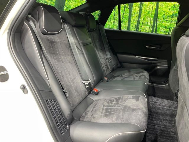 �y�n�[�t���U�[�V�[�g�z�������ƍ���S�n�𗼗������l�C�̃V�[�g���w�ʁE���ʂ̓X�G�[�h���ƂȂ��Ă���A���G��⊊��ɂ����ɗD��Ă��܂��B�C���╞���ɍ��E���ꂸ���K�ɂ���肢�������܂��B