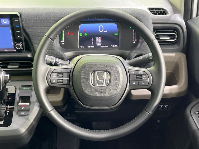 �y�����v�����X�e�A�����O�z�㎿�Ȋv���g�p���邱�ƂŁA��ɂ����������݂ƂĂ��^�]���₷���n���h���ł���