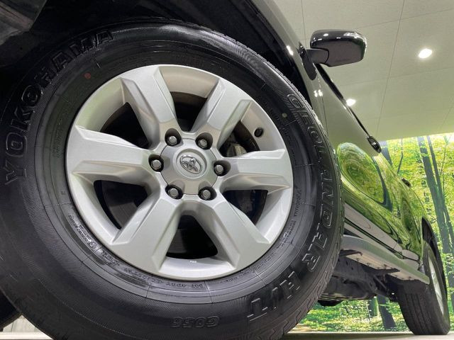 �y����17�C���`�A���~�z�C�[���z�O�ςɃ}�b�`���������A���~�z�C�[���𑕒����Ă���܂��B�e��ЊO�A���~�z�C�[����A�X�^�b�h���X�^�C�����戵�����Ă���܂��B���񂲑��k����������