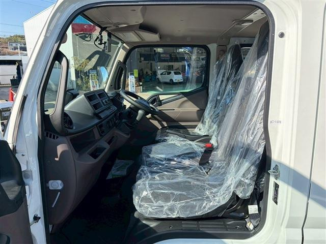 キャンター3.0 ダブルキャブ 全低床 SA ディーゼル