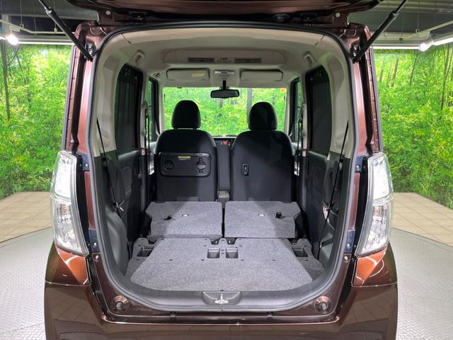 ���i�̂���������ʋ΁A���}���ɏ\���ȉ׎��X�y�[�X���m�ۂ��Ă���܂��B�Z�J���h�V�[�g��|���ƁA�傫�ȉו��̐ύڂ��\�ł���