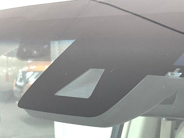 �y�g���^�Z�[�t�e�B�Z���X�z���s���ɑO���̎ԗ�����F�����A�Փ˂������Ȏ��͌x��ƃu���[�L�ŏՓˉ���Ɣ�Q�y�����A�V�X�g�B�����S�Ƀh���C�u�����y���݂��������܂��B