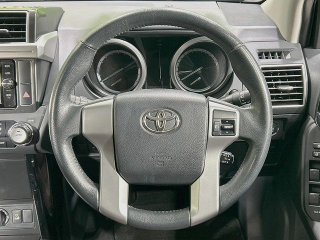 �y�X�e�A�����O�X�C�b�`�z�^�]���A�O������ڐ������炷���ƂȂ��A�I�[�f�B�I���̑��삪�\�ȕ֗��@�\!���S&���K�ȃh���C�u�����o���Ă���܂���