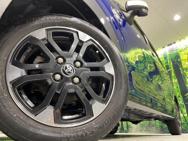 �y����15�C���`�A���~�z�C�[���z�O�ςɃ}�b�`���������A���~�z�C�[���𑕒����Ă���܂��B�e��ЊO�A���~�z�C�[����A�X�^�b�h���X�^�C�����戵�����Ă���܂��B���񂲑��k����������