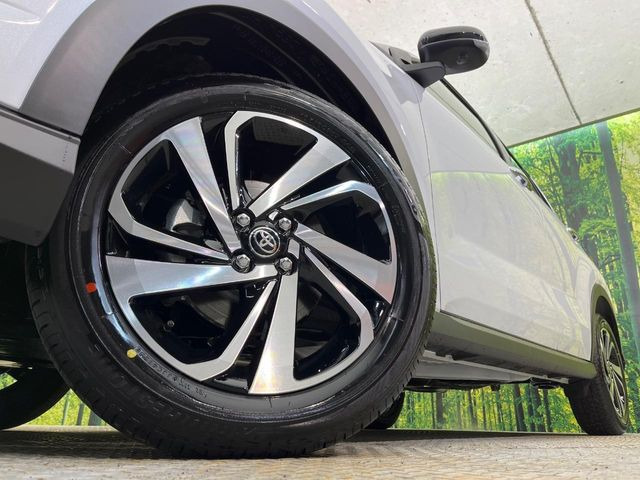 �y����17�C���`�A���~�z�C�[���z�O�ςɃ}�b�`���������A���~�z�C�[���𑕒����Ă���܂��B�e��ЊO�A���~�z�C�[����A�X�^�b�h���X�^�C�����戵�����Ă���܂��B���񂲑��k����������