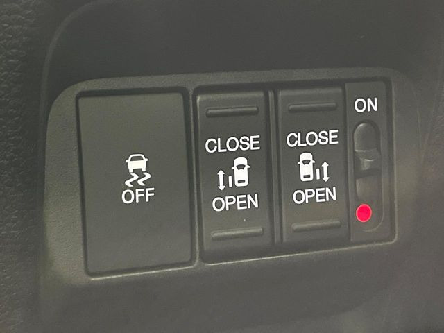 �y�����p���[�X���C�h�h�A�z�X�}�[�g�L�[��^�]�Ȃ̃X�C�b�`�Ō�ȗ����X���C�h�h�A�̊J���\���d��������͂����ăh�A���J����K�v�������A�����Ȃ��q�l�ł��ȒP�ɊJ���߂ł����K�ł���