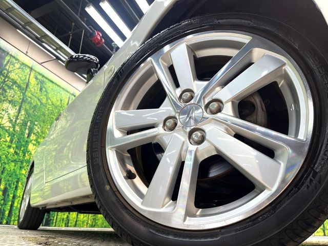 �y����16�C���`�A���~�z�C�[���z�O�ςɃ}�b�`���������A���~�z�C�[���𑕒����Ă���܂��B�e��ЊO�A���~�z�C�[����A�X�^�b�h���X�^�C�����戵�����Ă���܂��B���񂲑��k����������