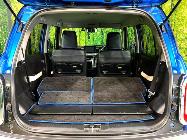 ���i�̂���������ʋ΁A���}���ɏ\���ȉ׎��X�y�[�X���m�ۂ��Ă���܂��B�Z�J���h�V�[�g��|���ƁA�傫�ȉו��̐ύڂ��\�ł���