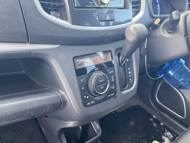 ���X�͔N�����x�ƂȂ��Ă���܂��B�c�Ǝ��Ԃ�10:00�`19:00�ł��B