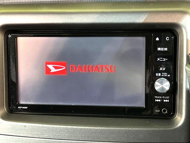 �y�����i�r�z�l�C�̏����i�r�𑕔����Ă���܂��B�i�r�̎g���₷���͂������A�I�[�f�B�I�@�\���[��!�L�����v�◷�s�͂������A�ʋ΂┃�����ȂǕ��i�̃h���C�u���y�����Ȃ�͂���