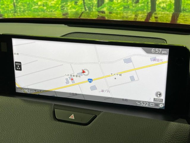 �y12.3�C���`�}�c�_�R�l�N�g�z�ԓ��̕��͋C�Ƀ}�b�`������^�f�B�X�v���C�B�X�}�z�ڑ��ł̃i�r�g�p��Bluetooth�Đ����A�l�X�ȋ@�\���y���߂܂��B�����I�ȃ_�C�������삪�\�ŁA�g��������ǍD�ł��B