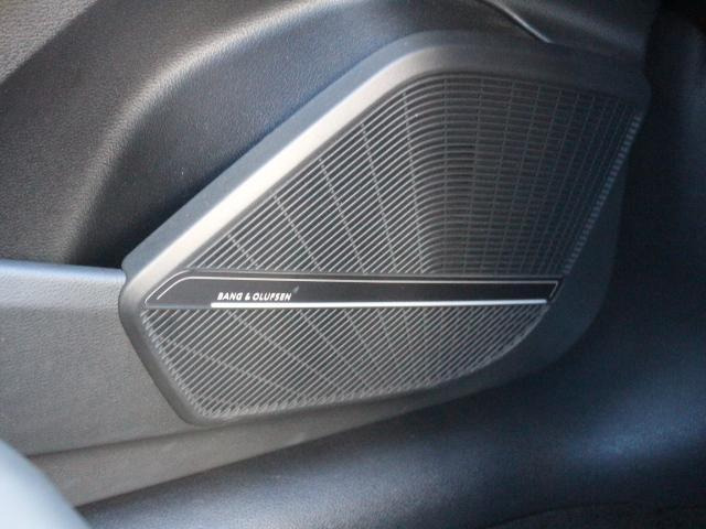 SQ5スポーツバック3.0 4WD