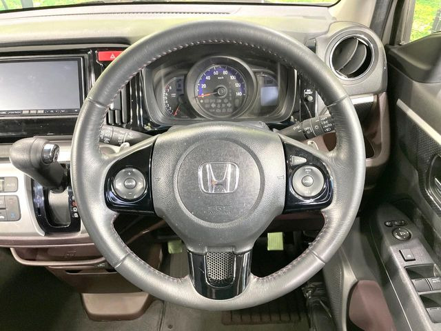 �y�����v�����X�e�A�����O�z�㎿�Ȋv���g�p���邱�ƂŁA��ɂ����������݂ƂĂ��^�]���₷���n���h���ł���