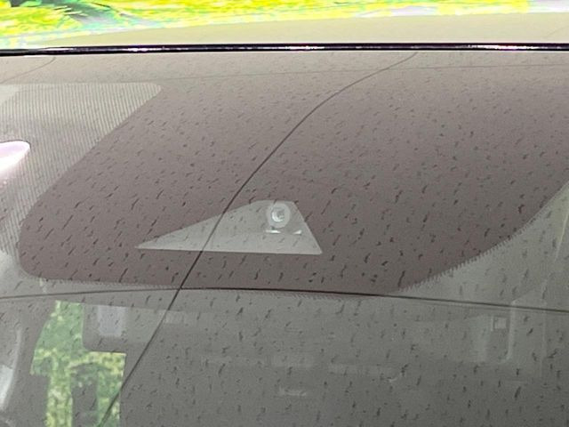 �y�C���e���W�F���g�G�}�[�W�F���V�[�u���[�L�z�t�����g�J�����őO���̎ԗ�����s�҂����m�B�Փ˂������Ȏ��͏Փ˔�Q�y���u���[�L���쓮�A�Փˉ�����T�|�[�g�B�����S�Ƀh���C�u�����y���݂��������܂��B