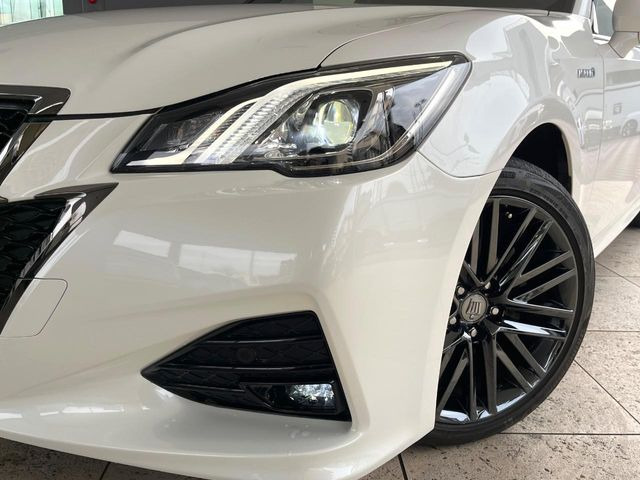 �yLED�w�b�h���C�g�z���V����ԑ��s�����ǍD�Ȏ��E���m�ۂ����S���ĉ^�]�ł��鍂�P�xLED�w�b�h���C�g�𑕔�!�_�����x�������A����d�͂��}�����Ă��܂��B