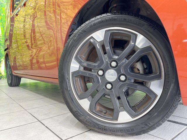 �y����15�C���`�A���~�z�C�[���z�O�ςɃ}�b�`���������A���~�z�C�[���𑕒����Ă���܂��B�e��ЊO�A���~�z�C�[����A�X�^�b�h���X�^�C�����戵�����Ă���܂��B���񂲑��k����������