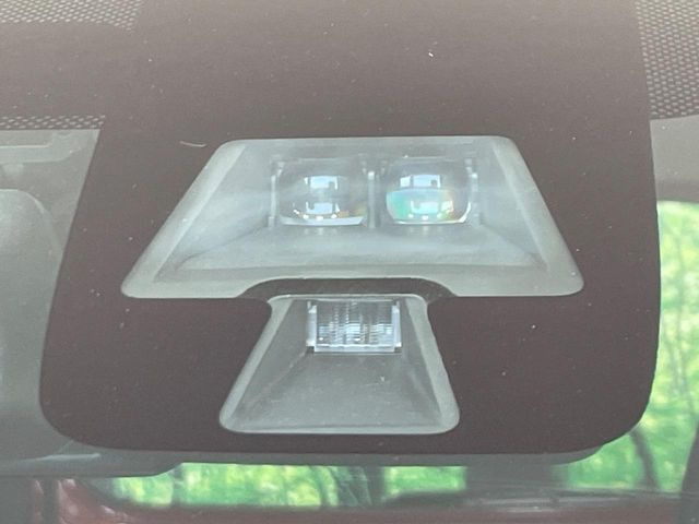 �y�G�}�[�W�F���V�[�u���[�L�z���s���ɑO���̎ԗ�����F�����A�Փ˂������Ȏ��͌x��ƃu���[�L�ŏՓˉ���Ɣ�Q�y�����A�V�X�g�B�����S�Ƀh���C�u�����y���݂��������܂��B