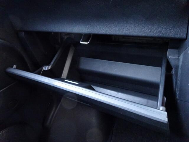 ����ȑO�ɂ͎Ԍ��ؓ��ꓙ���ވꎮ�����[�ł���O���[�u�{�b�N�X���������܂��B