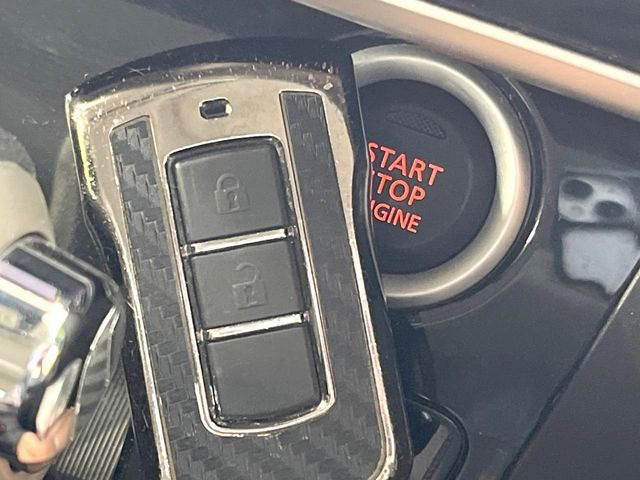 �y�I�y���[�V�����L�[�z�J�o����|�P�b�g�ɓ��ꂽ�܂܂ł��h�A�̎{���E�������\�ȃX�}�[�g�L�[�𑕔��B�G���W���̃I���E�I�t�����J�M�����o���K�v����������Ƃ��Ă��֗��ł���