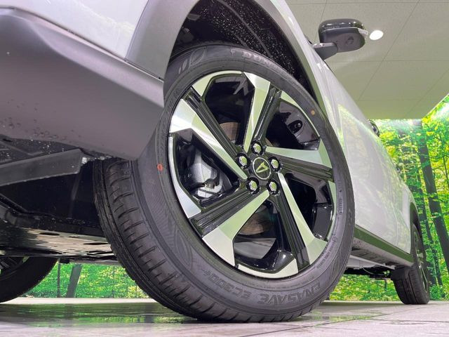 �y����17�C���`�A���~�z�C�[���z�O�ςɃ}�b�`���������A���~�z�C�[���𑕒����Ă���܂��B�e��ЊO�A���~�z�C�[����A�X�^�b�h���X�^�C�����戵�����Ă���܂��B���񂲑��k����������