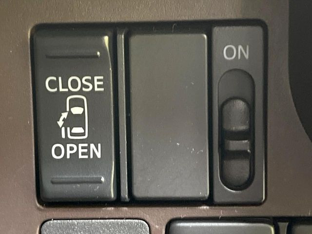 �y�p���[�X���C�h�h�A�z�X�}�[�g�L�[��^�]�Ȃ̃X�C�b�`�ŃX���C�h�h�A�̊J���\���d��������͂����ăh�A���J����K�v�������A���������q�l�ł��A�d���ו��������Ă��鎞�����N�ɊJ���߂ł��܂���