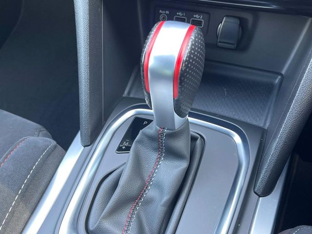 ��MT���[�h�t��AT:�ʏ�͎����ł����Ȃ���ϑ�(�M�A�`�F���W)���h���C�o�[�̑���ɂ���ĈӐ}�I�ɕς�����V�X�e���ł��B����w���i�̃h���C�u�����y���݂��������܂�!