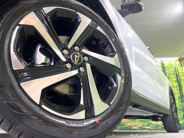 �y����17�C���`�A���~�z�C�[���z�O�ςɃ}�b�`���������A���~�z�C�[���𑕒����Ă���܂��B�e��ЊO�A���~�z�C�[����A�X�^�b�h���X�^�C�����戵�����Ă���܂��B���񂲑��k����������