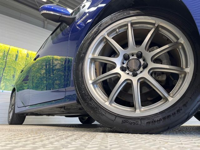 �y17�C���`�A���~�z�C�[���z�O�ςɃ}�b�`�����A���~�z�C�[���𑕒����Ă���܂��B�e��A���~�z�C�[����A�X�^�b�h���X�^�C�����戵�����Ă���܂��B���񂲑��k����������