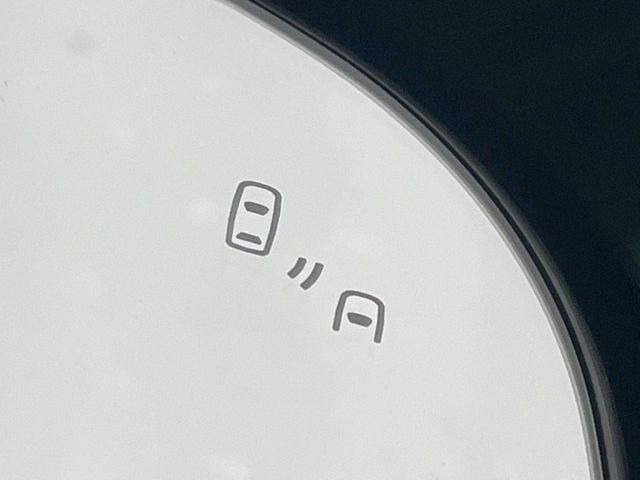 �y�u���C���h�X�|�b�g���[�j���O�z���s���A�h�A�~���[�̎��p�ɂȂ�₷���ӏ��Ɍ㑱�Ԃ��ڋ߂���ƃT�C�h�~���[�t�߂Ɍx����\���A�h���C�o�[�ɒ��ӊ��N�����Ă���܂��B