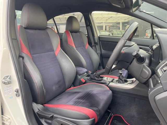 �y�n�[�t���U�[�V�[�g�z�������ƍ���S�n�𗼗������l�C�̃V�[�g���w�ʁE���ʂ̃t�@�u���b�N�f�ނ́A�ʋC���̗ǂ��⊊��ɂ����ɗD��Ă��܂��B�C���╞���ɍ��E���ꂸ���K�ɂ���肢�������܂��B