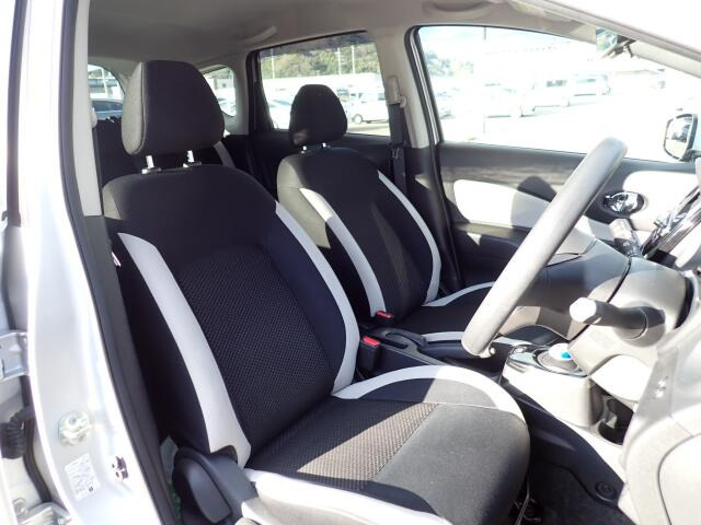 �t�����g�V�[�g�A��ԗǍD�ň��S�ł��B�傫�ȉ�����Ȃ����S�ł�