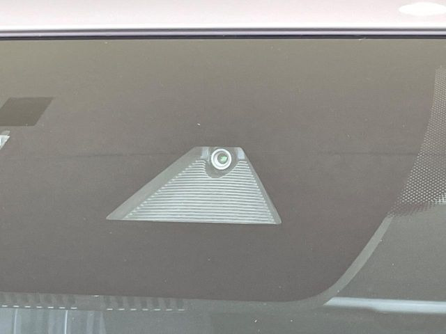 �y�X�}�[�g�u���[�L�T�|�[�g�z���s���ɑO���̎ԗ�����F�����A�Փ˂������Ȏ��͌x��ƃu���[�L�ŏՓˉ���Ɣ�Q�y�����A�V�X�g�B�����S�Ƀh���C�u�����y���݂��������܂��B