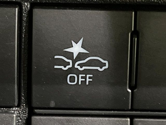 �y�X�}�[�g�A�V�X�g�z���s���ɑO���̎ԗ�����F�����A�Փ˂������Ȏ��͌x��ƃu���[�L�ŏՓˉ���Ɣ�Q�y�����A�V�X�g�B�����S�Ƀh���C�u�����y���݂��������܂��B