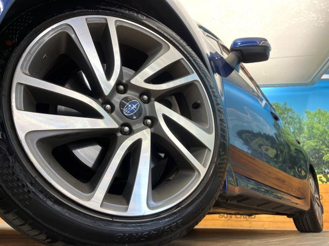 �y����18�C���`�A���~�z�C�[���z�O�ςɃ}�b�`���������A���~�z�C�[���𑕒����Ă���܂��B�e��ЊO�A���~�z�C�[����A�X�^�b�h���X�^�C�����戵�����Ă���܂��B���񂲑��k����������