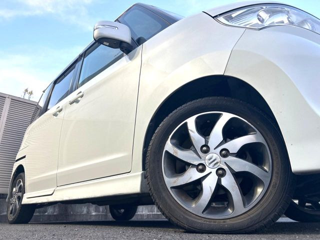 �y����14�C���`�A���~�z�C�[���z�O�ςɃ}�b�`���������A���~�z�C�[���𑕒����Ă���܂��B�e��ЊO�A���~�z�C�[����A�X�^�b�h���X�^�C�����戵�����Ă���܂��B���񂲑��k����������