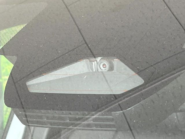 �y�v���N���b�V���Z�[�t�e�B�z�O���̎ԗ��������m���A�Փ˂������Ȏ��͌x��Œ��ӂ𑣂��A�u���[�L�𓥂ޗ͂��T�|�[�g�B�u���[�L�𓥂߂Ȃ������ꍇ�͏Փ˔�Q�y���u���[�L���쓮�A�Փˉ�����T�|�[�g���܂��B