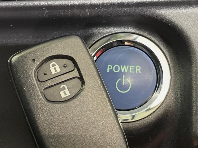 �y�X�}�[�g�L�[�z�J�o����|�P�b�g�ɓ��ꂽ�܂܂ł��h�A�̎{���E�������\�ȃX�}�[�g�L�[�𑕔��B�G���W���̃I���E�I�t�����J�M�����o���K�v����������Ƃ��Ă��֗��ł���