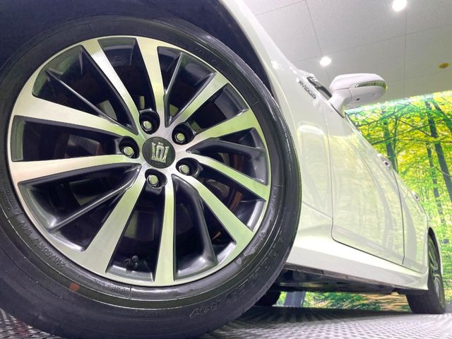 �y����17�C���`�A���~�z�C�[���z�O�ςɃ}�b�`���������A���~�z�C�[���𑕒����Ă���܂��B�e��ЊO�A���~�z�C�[����A�X�^�b�h���X�^�C�����戵�����Ă���܂��B���񂲑��k����������