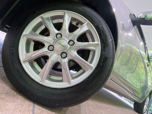 �y14�C���`�A���~�z�C�[���z�O�ςɃ}�b�`�����A���~�z�C�[���𑕒����Ă���܂��B�e��A���~�z�C�[����A�X�^�b�h���X�^�C�����戵�����Ă���܂��B���񂲑��k����������