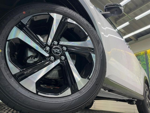 �y����17�C���`�A���~�z�C�[���z�O�ςɃ}�b�`���������A���~�z�C�[���𑕒����Ă���܂��B�e��ЊO�A���~�z�C�[����A�X�^�b�h���X�^�C�����戵�����Ă���܂��B���񂲑��k����������