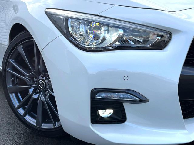 �yLED�w�b�h���C�g�z���V����ԑ��s�����ǍD�Ȏ��E���m�ۂ����S���ĉ^�]�ł��鍂�P�xLED�w�b�h���C�g�𑕔�!�_�����x�������A����d�͂��}�����Ă��܂��B