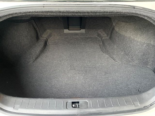 ���i�̂���������ʋ΁A���}���ɏ\���ȉ׎��X�y�[�X���m�ۂ��Ă���܂��B