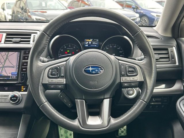 �y�����v�����X�e�A�����O�z�㎿�Ȋv���g�p���邱�ƂŁA��ɂ����������݂ƂĂ��^�]���₷���n���h���ł���