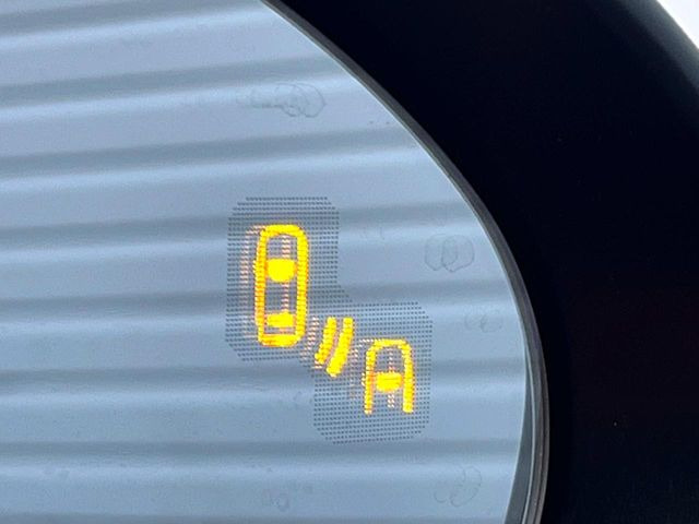 �y�u���C���h�X�|�b�g���j�^�����O�z���s���A�h�A�~���[�̎��p�ɂȂ�₷���ӏ��Ɍ㑱�Ԃ��ڋ߂���ƃT�C�h�~���[�t�߂Ɍx����\���A�h���C�o�[�ɒ��ӊ��N�����Ă���܂��B