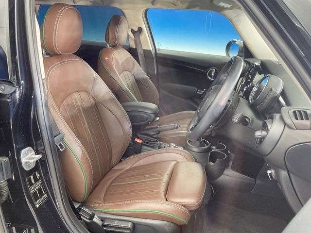 ���V�[�g�̎g�p��:�j��E�ւ�������Ȃ��A�����̒ʂ肫�ꂢ�ȏ�Ԃ��ێ����Ă���܂��B�܂��A�����N���[�j���O�E�R�[�e�B���O�����p�����������܂��B