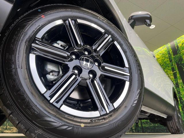 �y����16�C���`�A���~�z�C�[���z�O�ςɃ}�b�`���������A���~�z�C�[���𑕒����Ă���܂��B�e��ЊO�A���~�z�C�[����A�X�^�b�h���X�^�C�����戵�����Ă���܂��B���񂲑��k����������