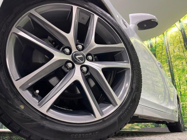 �y����17�C���`�A���~�z�C�[���z�O�ςɃ}�b�`���������A���~�z�C�[���𑕒����Ă���܂��B�e��ЊO�A���~�z�C�[����A�X�^�b�h���X�^�C�����戵�����Ă���܂��B���񂲑��k����������