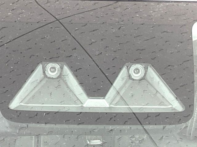 �y�X�}�[�g�A�V�X�g�z���s���ɑO���̎ԗ�����F�����A�Փ˂������Ȏ��͌x��ƃu���[�L�ŏՓˉ���Ɣ�Q�y�����A�V�X�g�B�����S�Ƀh���C�u�����y���݂��������܂��B