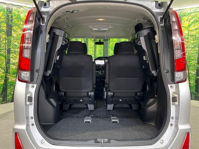 ���i�̂���������ʋ΁A���}���ɏ\���ȉ׎��X�y�[�X���m�ۂ��Ă���܂��B�Z�J���h�V�[�g��|���ƁA�傫�ȉו��̐ύڂ��\�ł���